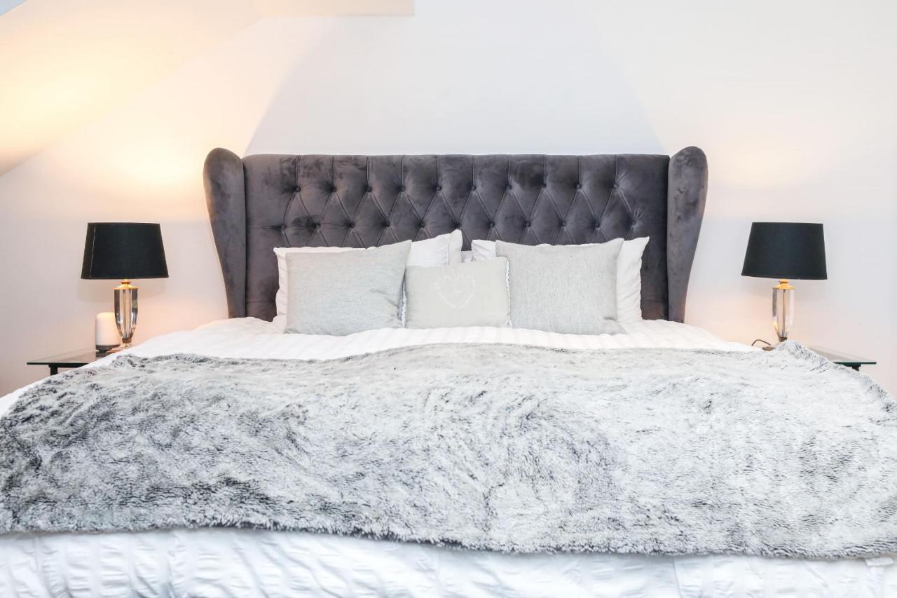 Luxury 3 Bed Royal Mile Apartment 爱丁堡 外观 照片