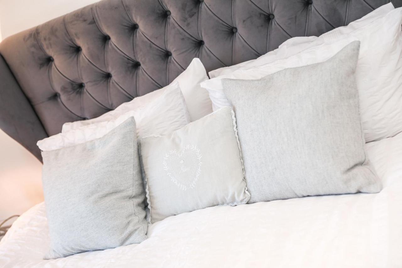 Luxury 3 Bed Royal Mile Apartment 爱丁堡 外观 照片