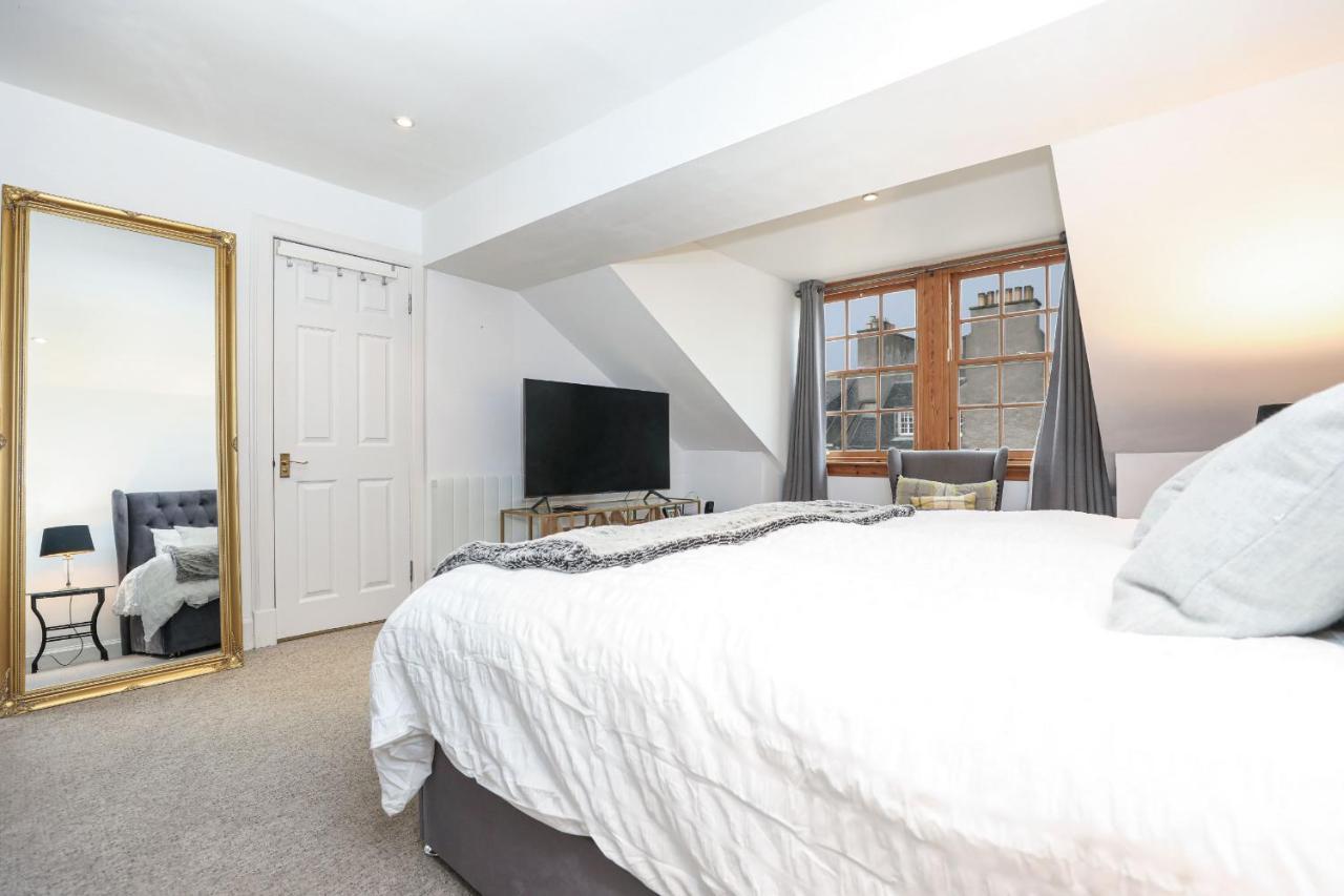 Luxury 3 Bed Royal Mile Apartment 爱丁堡 外观 照片