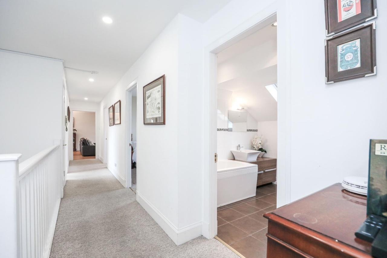 Luxury 3 Bed Royal Mile Apartment 爱丁堡 外观 照片